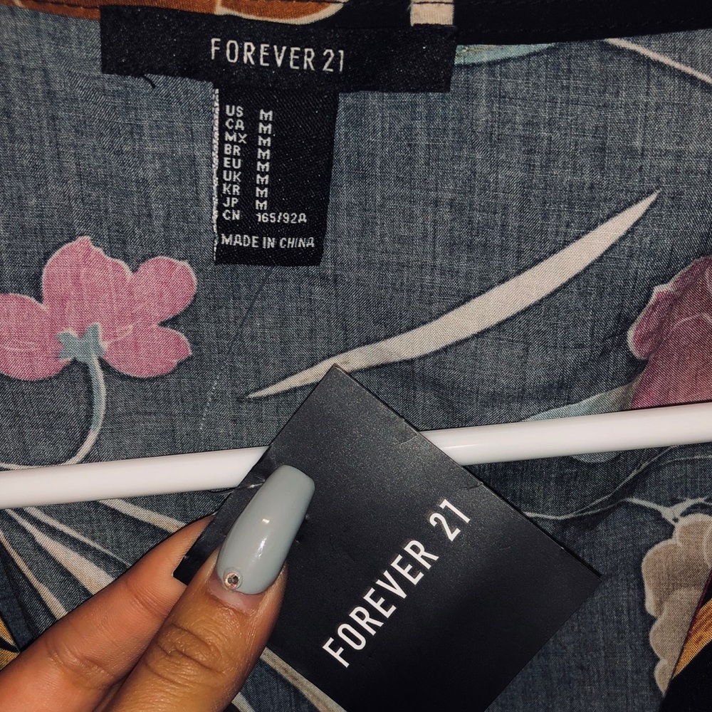 NWT F21 Cropped floral tie top - Picture 2 of 2